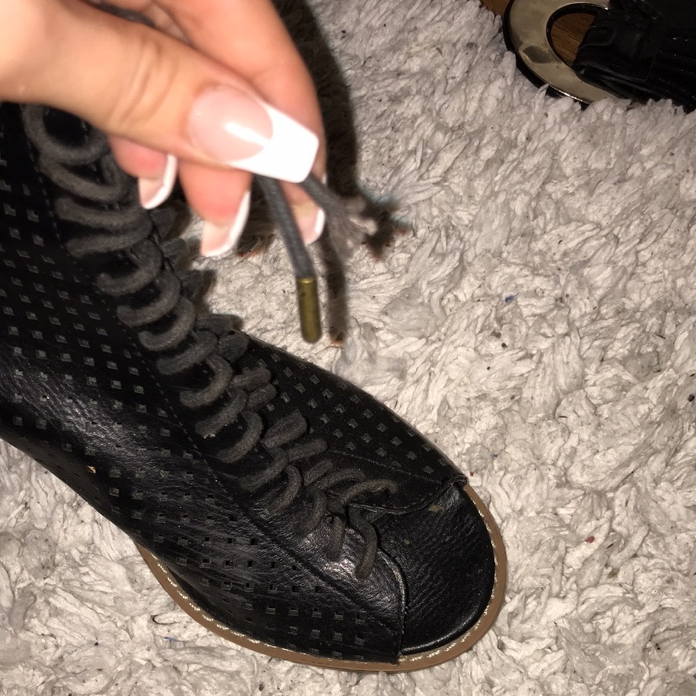 Black booties - Picture 7 of 9